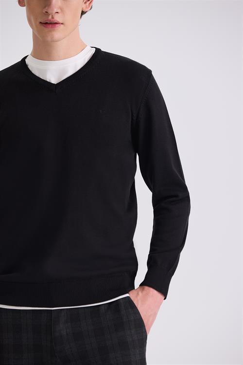 Siyah Slim Fit V Yaka Triko Kazak