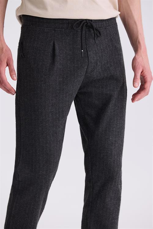 Siyah Slim Fit Beli Lastikli Çizgili Jogger Pantolon