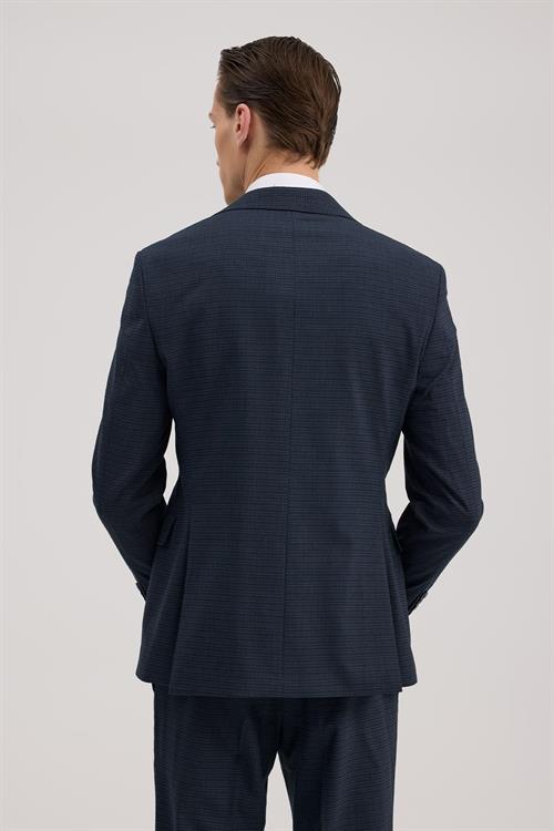 Lacivert Dar Kalıp - Slim Fit Takım Elbise Sivri Yaka