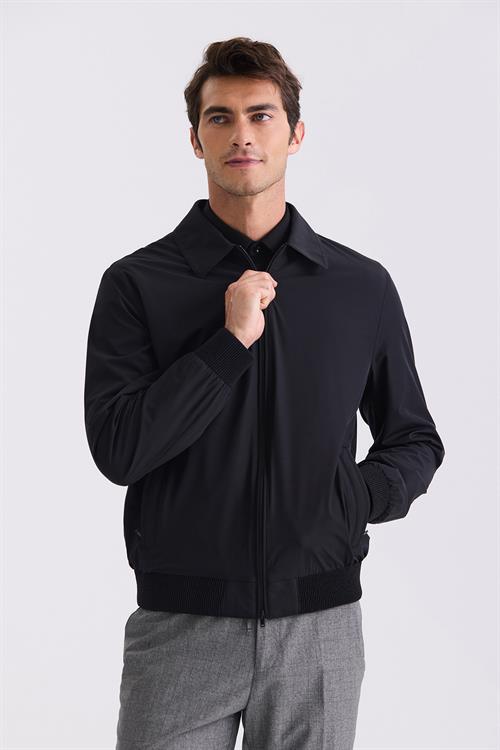 Siyah Comfort Fit Bebe Yaka Mevsimlik Mont