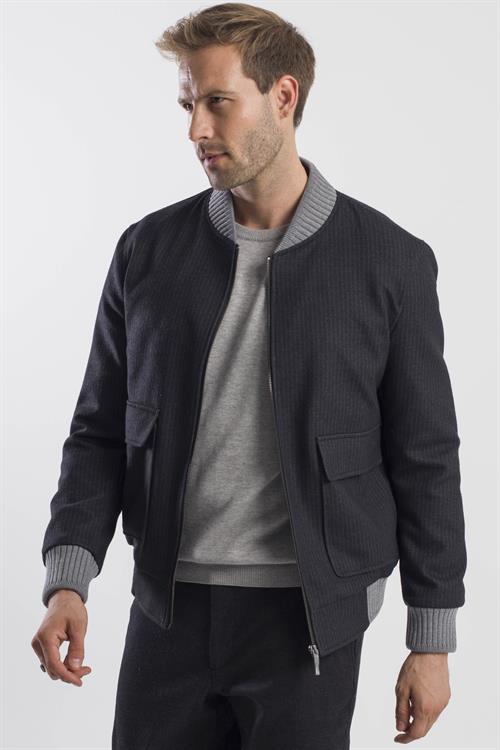 Siyah Comfort Fit Kolej Yaka Çizgili Mont