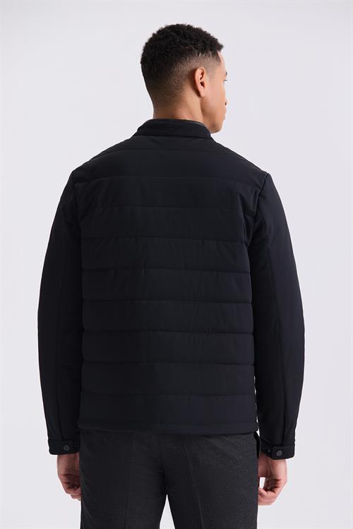 Siyah Comfort Fit Dik Yaka Önü Fermuarlı Mevsimlik Mont