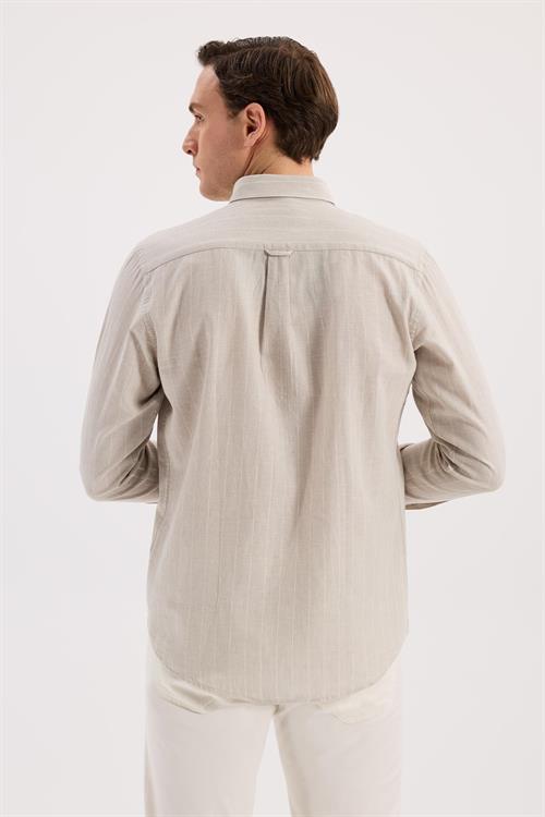 Bej Comfort Fit  Düğmeli Yaka Pamuklu Gömlek