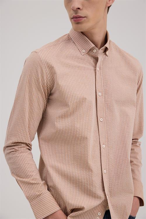 Kahve Rahat Kalıp - Comfort Fit Gömlek YAKA ÜSTTEN DÜĞMELİ