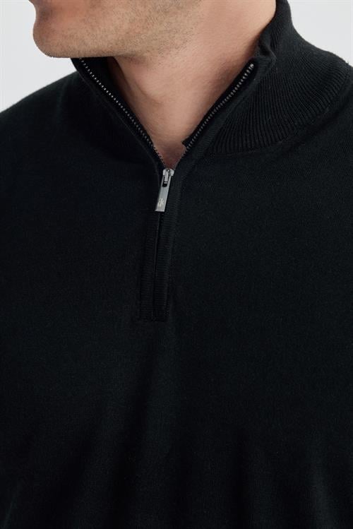 Siyah Slim Fit Fermuarlı Dik Yaka Triko Kazak