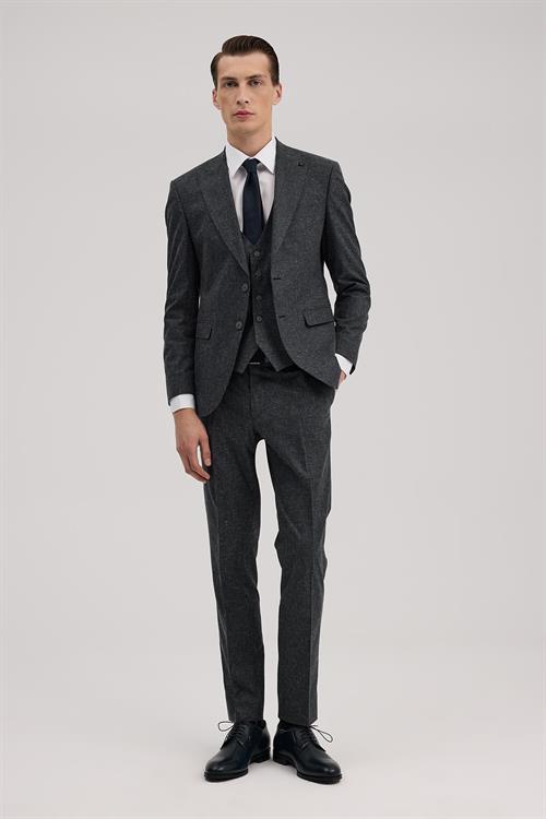 Lacivert Dar Kalıp - Slim Fit Takım Elbise Sivri Yaka