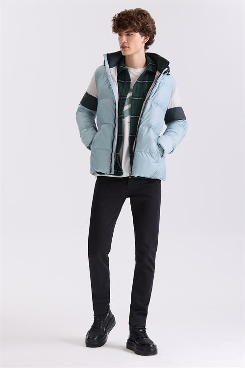 Yeşil Comfort Fit Kapüşonlu Kışlık Mont