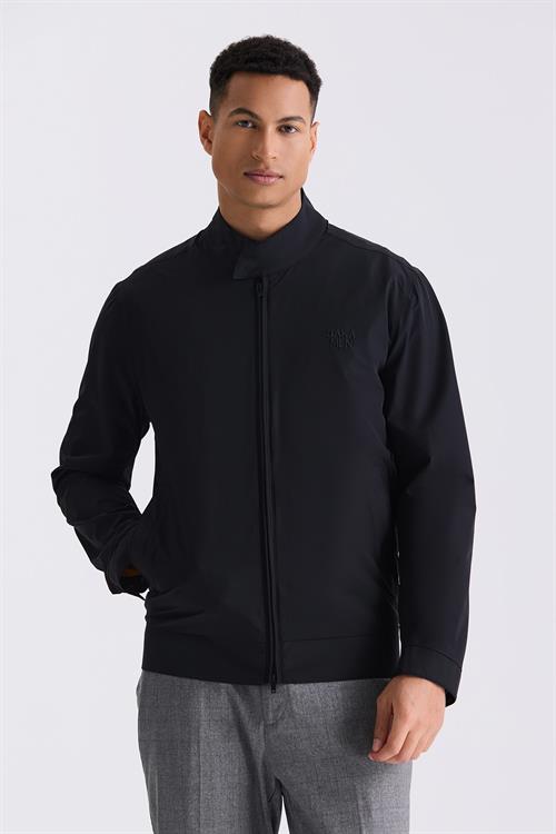 Siyah Comfort Fit Dik Yaka Önü Fermuarlı Mevsimlik Mont