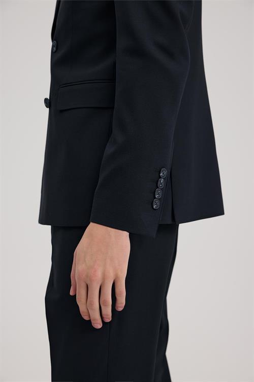 Lacivert Dar Kalıp - Slim Fit Takım Elbise Sivri Yaka