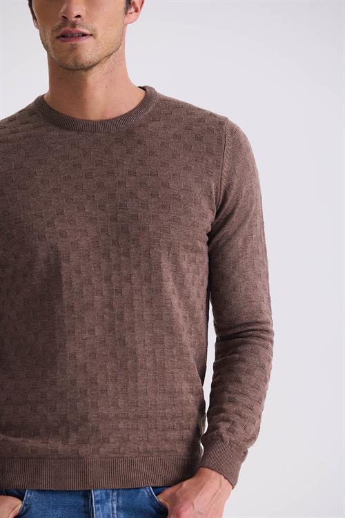 Kahve Slim Fit Bisiklet Yaka Desenli Triko Kazak