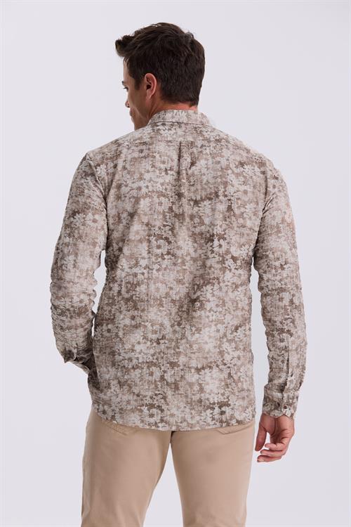 Kahve Desenli Düğmeli Yaka Comfort Fit Gömlek