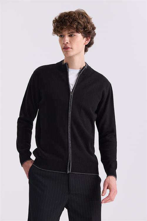 Siyah Classic Fit Düz Fermuarlı Dik Yaka Triko Hırka