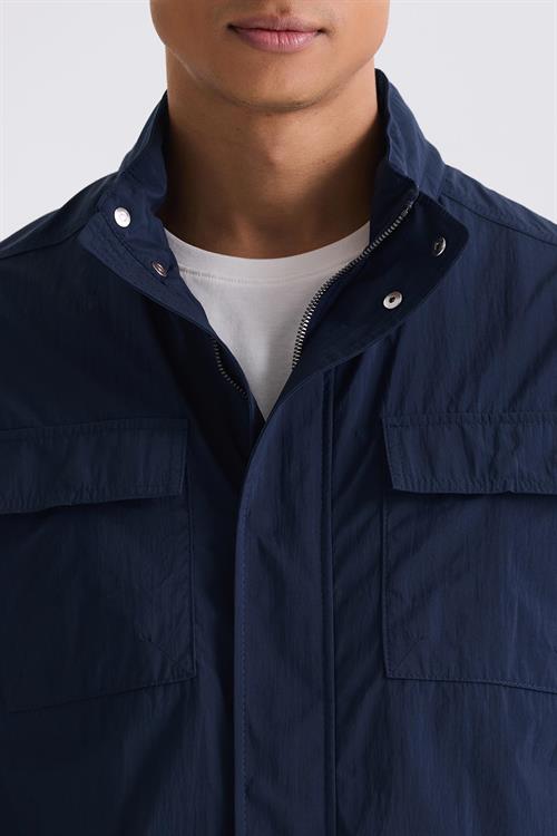 Parlament Comfort Fit Dik Yaka Mevsimlik Spor Mont