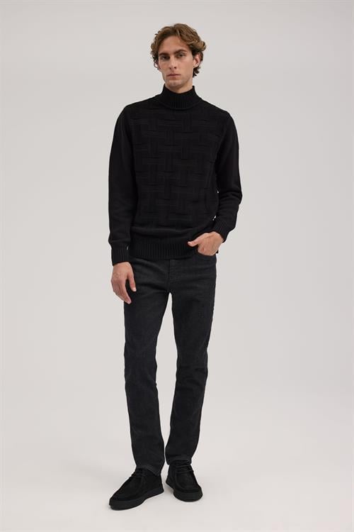 Dar Kalıp - Slim Fit Triko Yarım Balıkçı Yaka