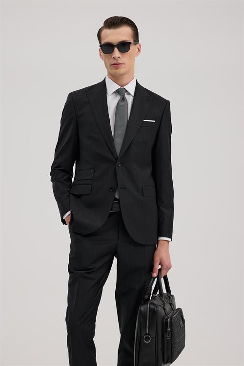 Dar Kalıp - Slim Fit Serili Takım Elbise-Jakamen  Sivri Yaka  Serili