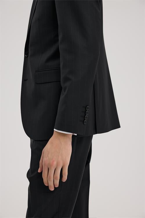 Dar Kalıp - Slim Fit Serili Takım Elbise-Jakamen  Sivri Yaka  Serili