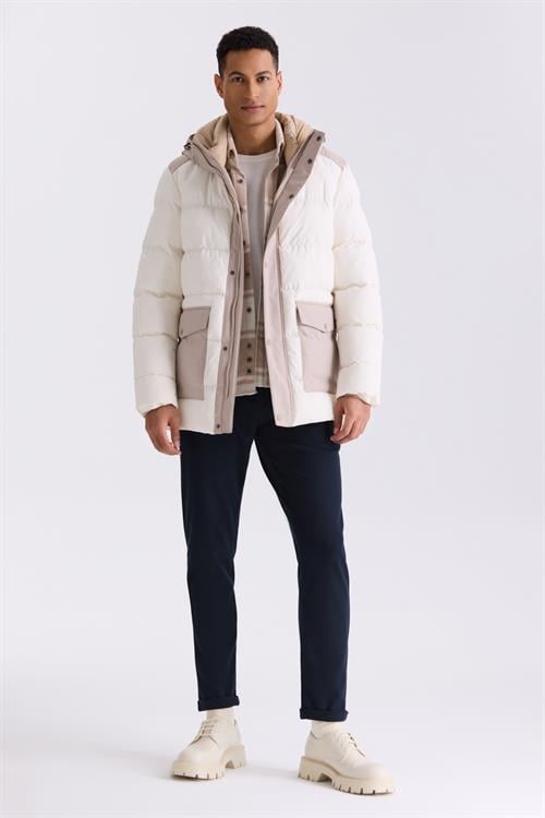 Ekru Comfort Fit Kapüşonlu Cepli  Şişme Mont