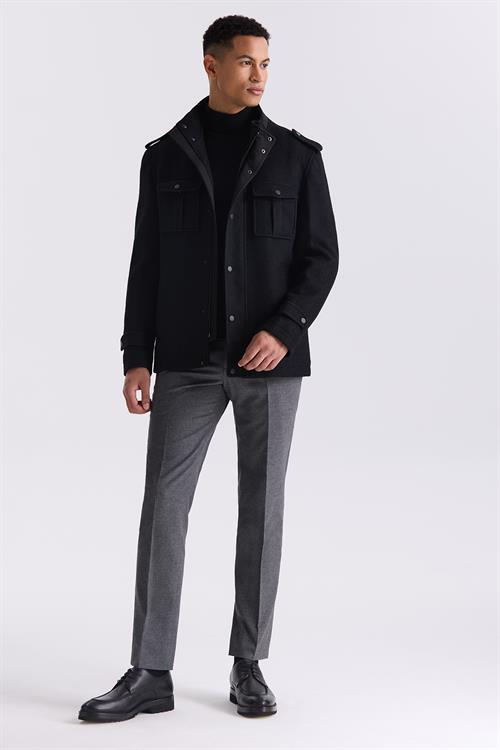 Siyah Slim Fit Hakim Yaka Apoletli Desenli Spor Kaşe Kaban