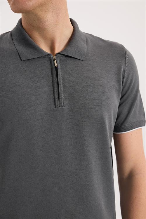 Dar Kalıp - Slim Fit T-Shirt Polo Yaka Fermuarlı