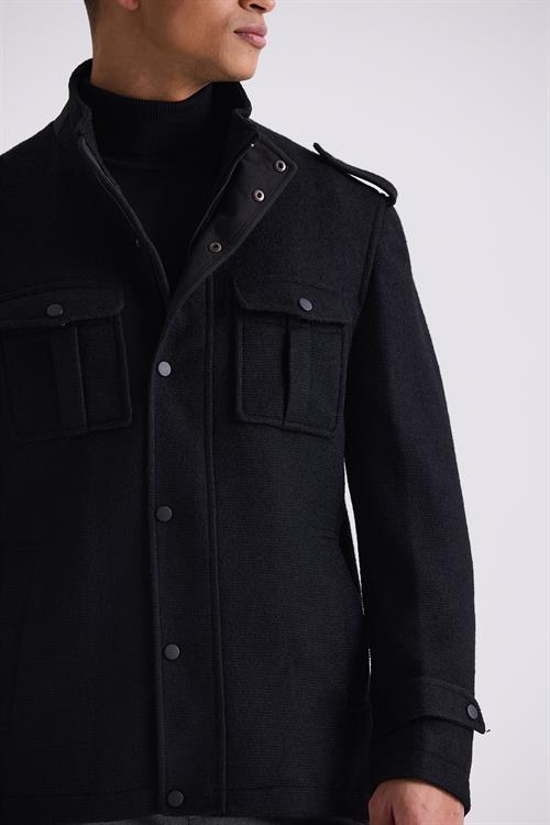 Siyah Slim Fit Hakim Yaka Apoletli Desenli Spor Kaşe Kaban