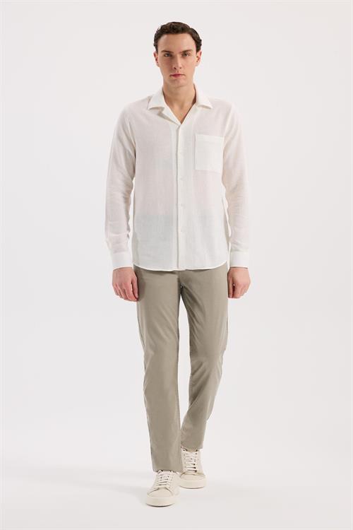 Beyaz Rahat Kalıp - Comfort Fit Gömlek Apaş Yaka