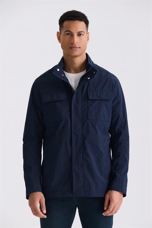 Parlament Comfort Fit Dik Yaka Mevsimlik Spor Mont