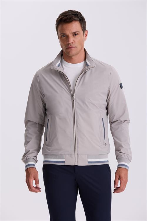 Taş Comfort Fit Dik Yaka Rahat Kesim Mevsimlik Mont 