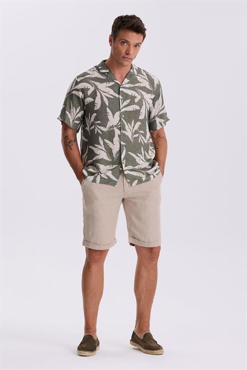 Bej Comfort Fit Keten Dokulu Rahat Kesim Duble Paça Şort