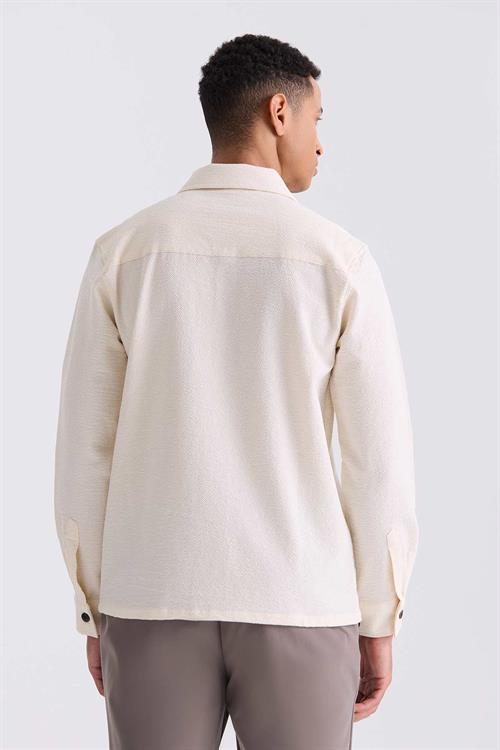 Krem Slim Fit Düğmeli Yaka Cepli Spor Gömlek