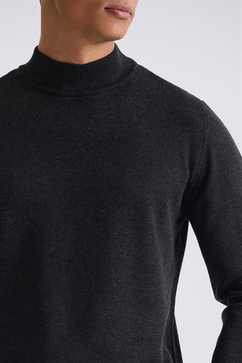 Antrasit Slim Fit Yarım Balıkçı Yaka Triko Kazak