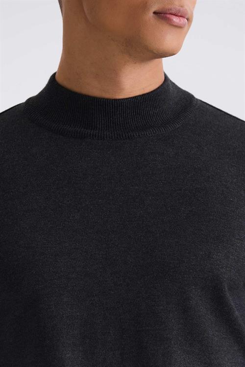 Antrasit Slim Fit Yarım Balıkçı Triko Kazak