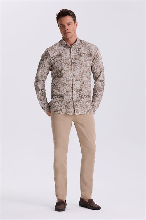 Kahve Desenli Düğmeli Yaka Comfort Fit Gömlek