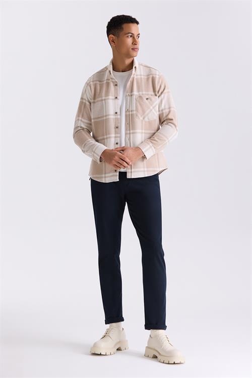 Bej Slim Fit Yaka Düğmeli Ekoseli Gömlek