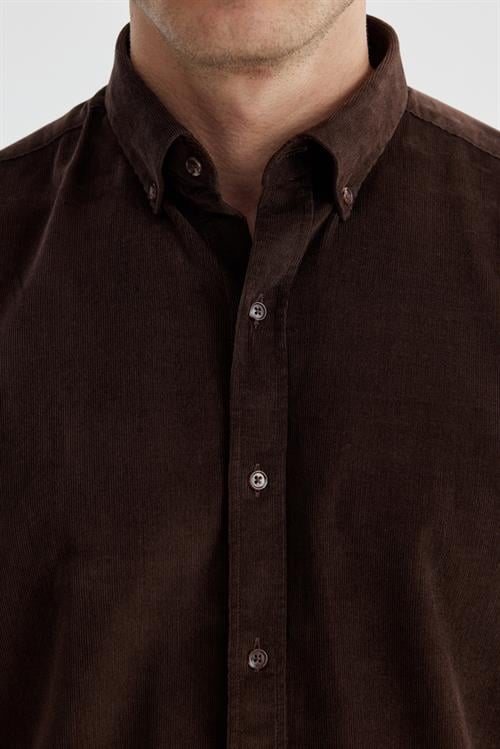 Kahve Comfort Fit Düğmeli Yaka %100 Pamuklu Kadife Gömlek