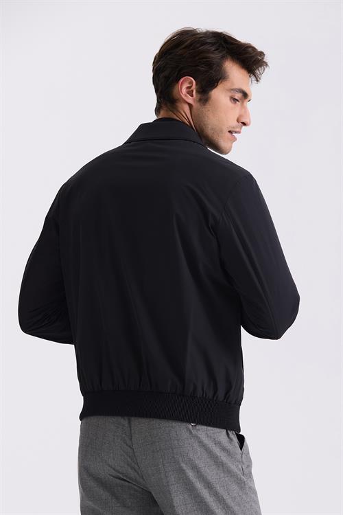 Siyah Comfort Fit Bebe Yaka Mevsimlik Mont