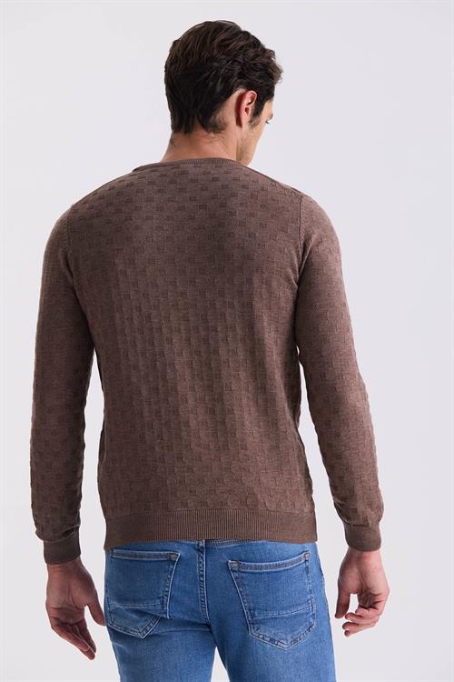 Kahve Slim Fit Bisiklet Yaka Desenli Triko Kazak