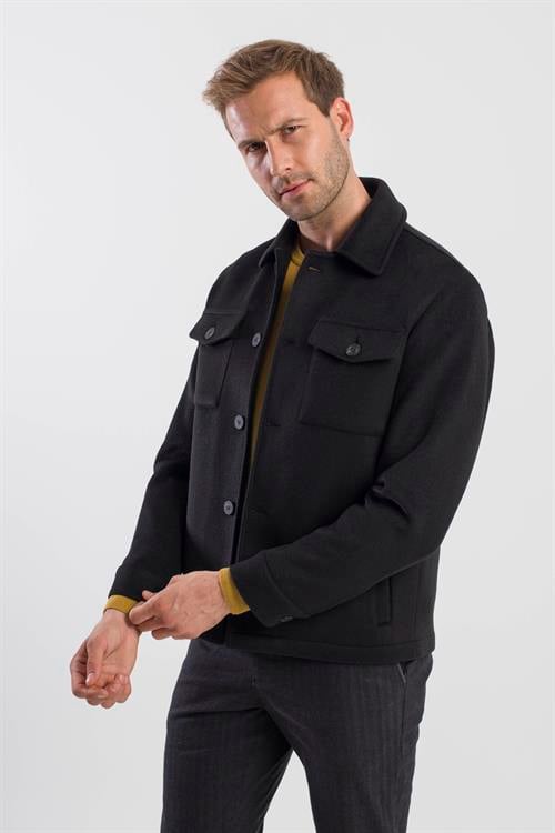 Siyah Comfort Fit Bebe Yaka Yünlü Mont