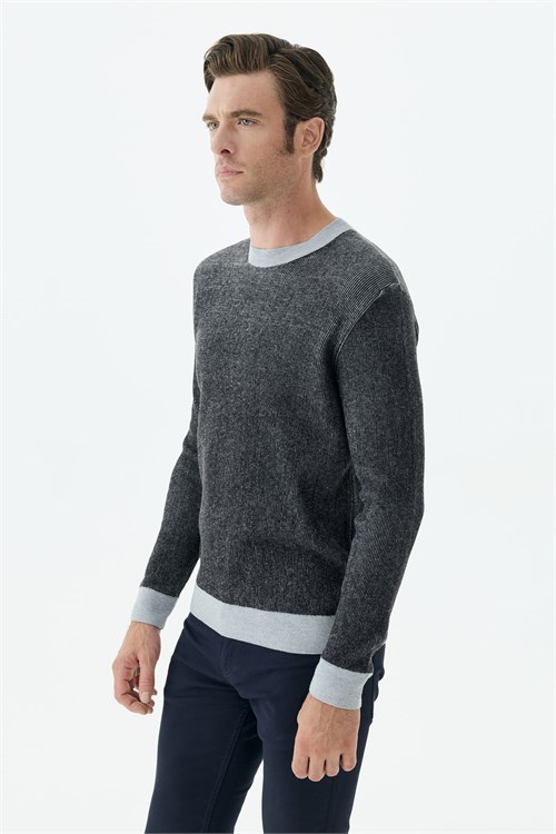 Siyah Comfort Fit Desenli Bisiklet Yaka Triko