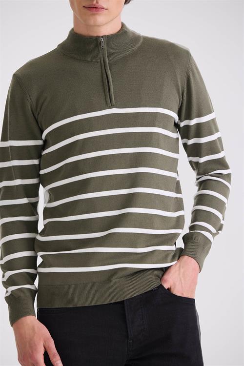 Küf Yeşili Slim Fit Yarım Balıkçı Triko Kazak