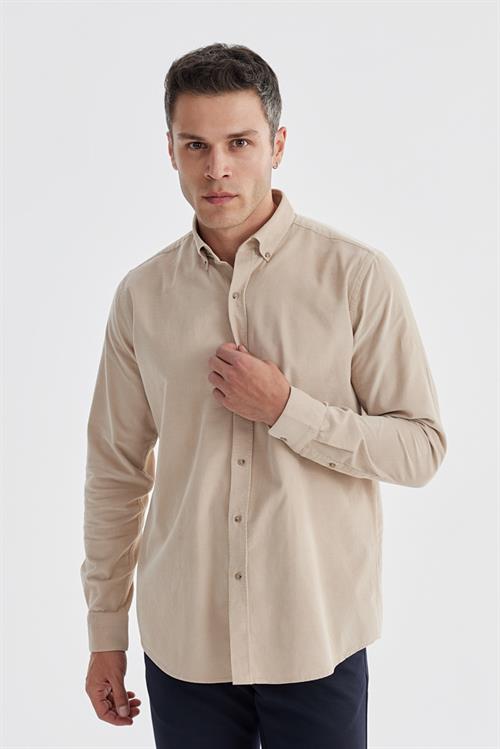 Bej Comfort Fit Düğmeli Yaka %100 Pamuklu Kadife Gömlek