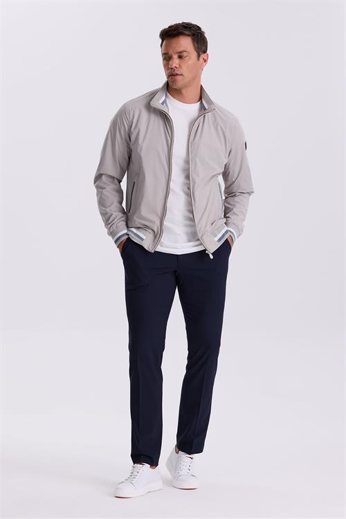 Taş Comfort Fit Dik Yaka Rahat Kesim Mevsimlik Mont 