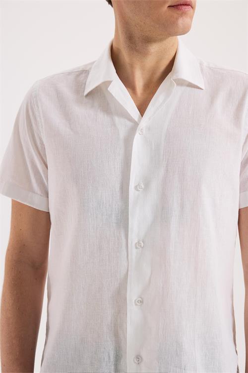 Beyaz Rahat Kalıp - Comfort Fit Gömlek Klasik Yaka