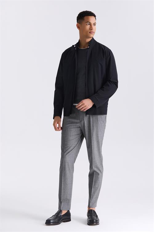 Siyah Comfort Fit Dik Yaka Önü Fermuarlı Mevsimlik Mont