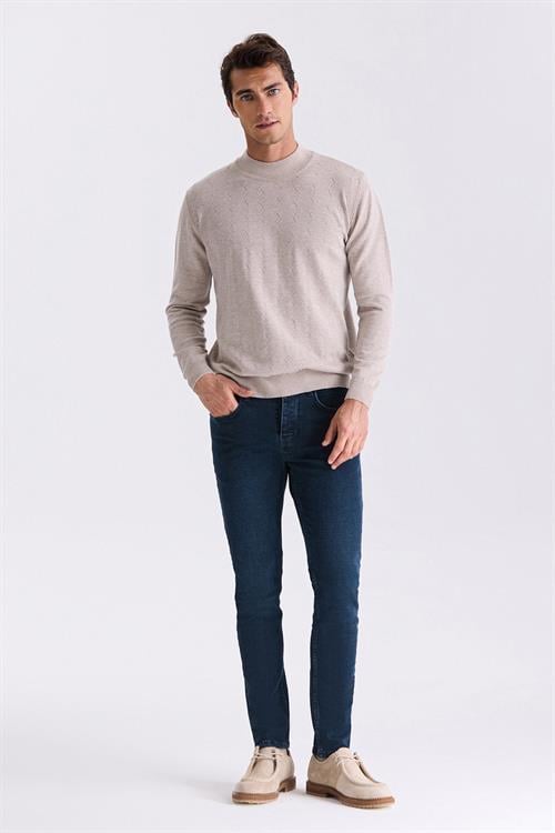 Bej Classic Fit Desenli Yarım Balıkçı Yaka Triko Kazak