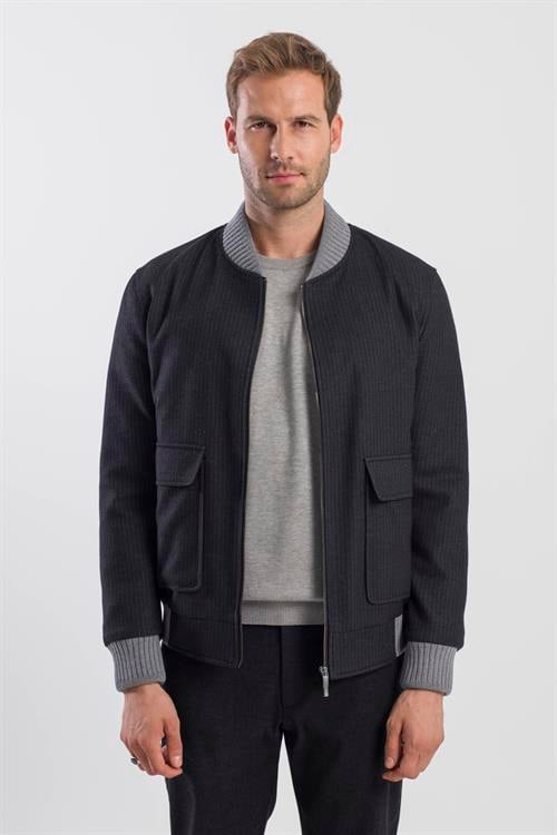 Siyah Comfort Fit Kolej Yaka Çizgili Mont