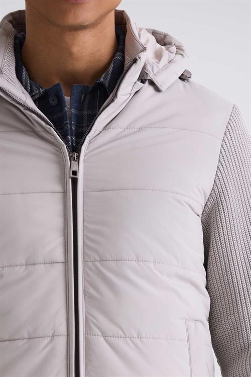 Taş Comfort Fit Kapüşonlu Kolları Triko Kışlık Mont