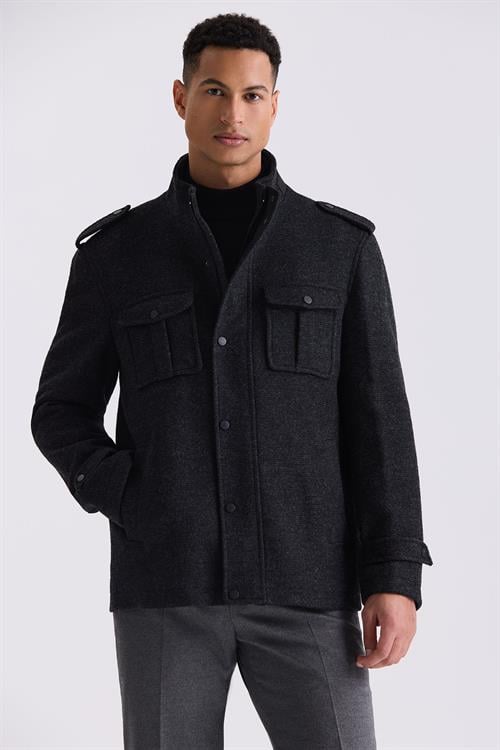 Siyah-1 Slim Fit Hakim Yaka Apoletli Desenli Spor Kaşe Kaban