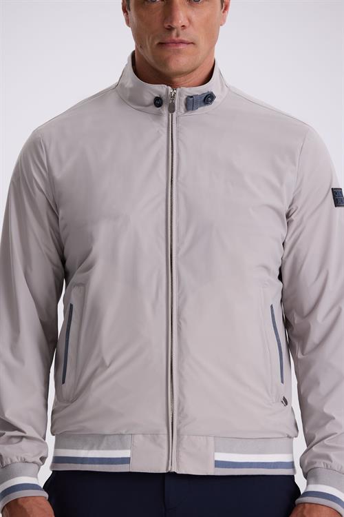 Taş Comfort Fit Dik Yaka Rahat Kesim Mevsimlik Mont 