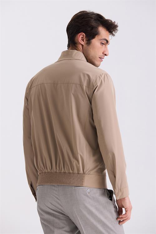 Bej Comfort Fit Dik Yaka Önü Fermuarlı Mevsimlik Mont