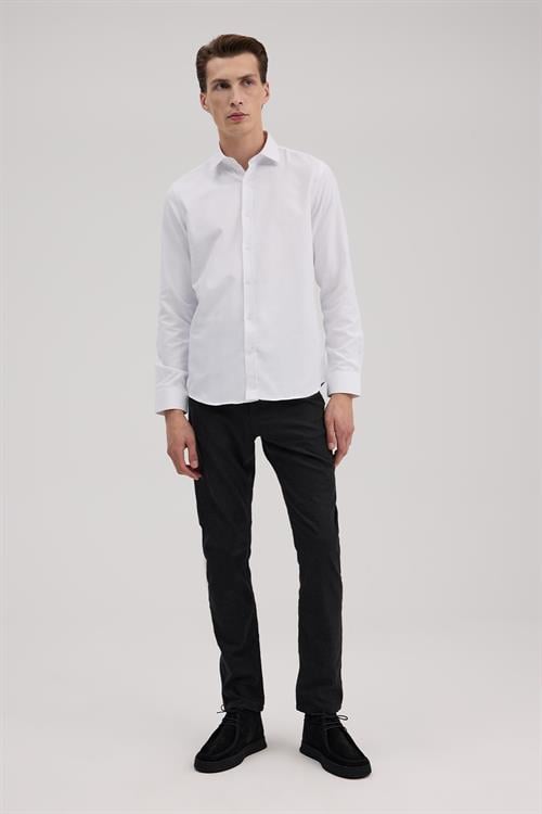 Beyaz Rahat Kalıp - Comfort Fit Gömlek Klasik Yaka